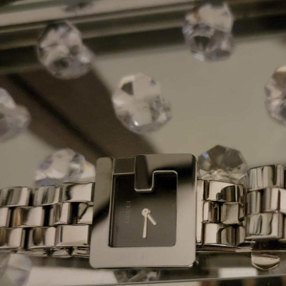 Gucci women watch